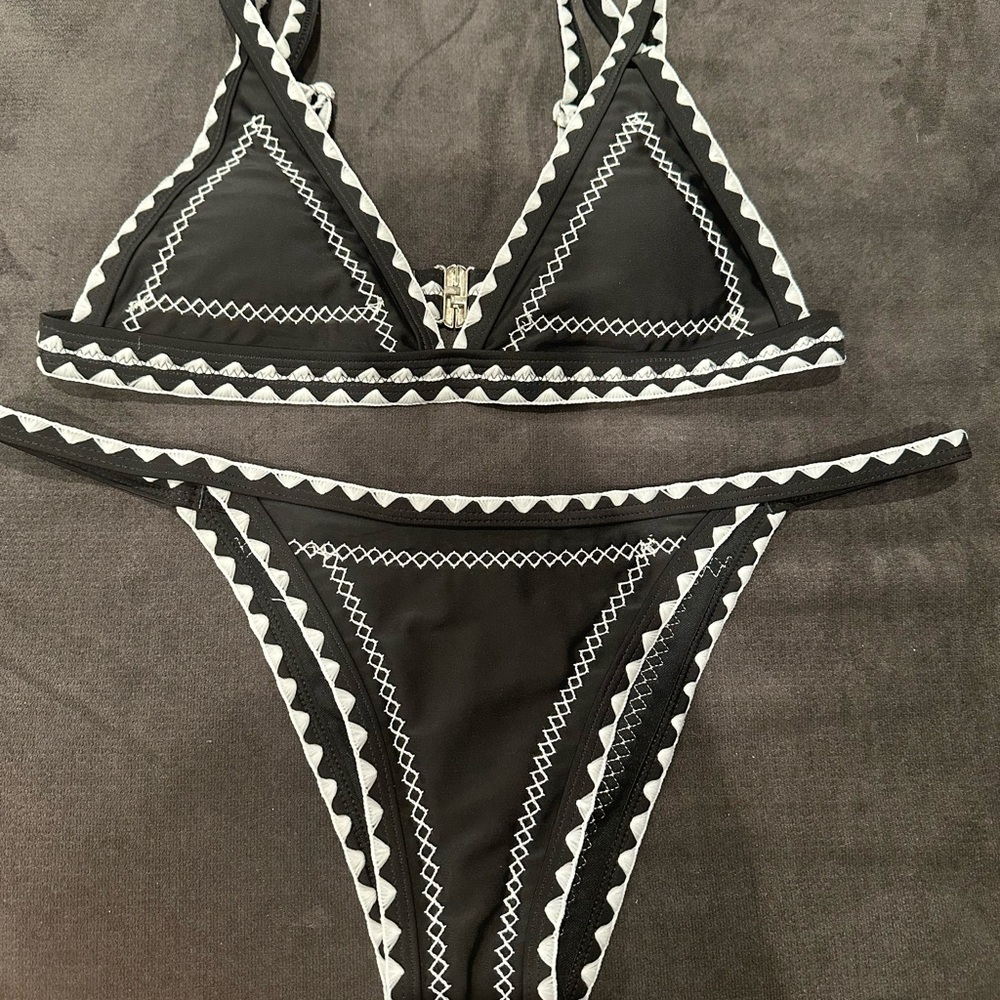 Black & white bikini